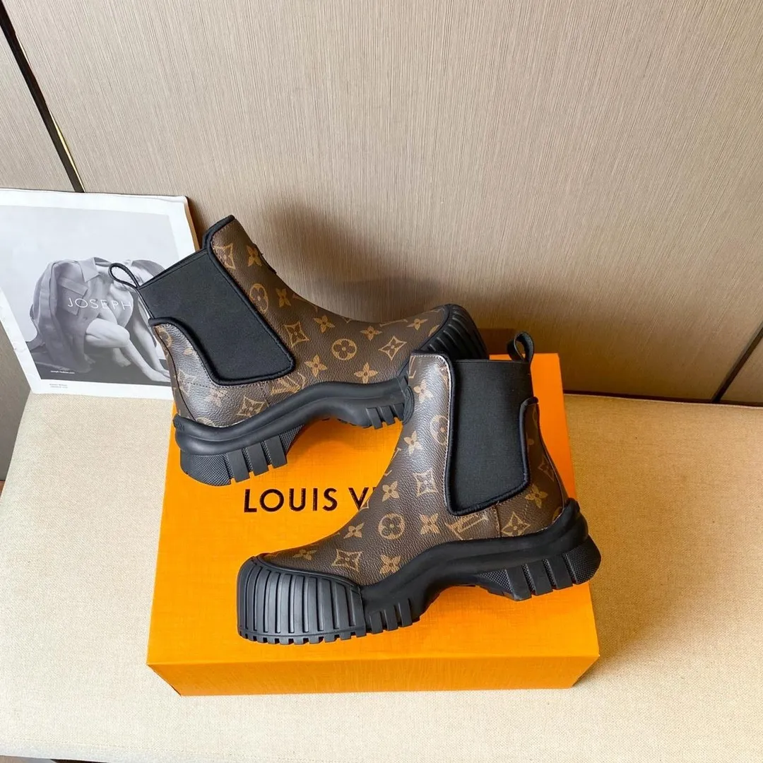 👟👟Ex-factory price 700🌈🌈 Women's shoes, women's clothing Louis Vuitton Louis Vuitton 2022 catwalk new style, high-end customization, 1:1 replica, major star Internet celebrity catwalk style, a century-old classic, comfortable on the foot, with Louis Vuitton logo embossed leather label and wear-resistant leather outsole.  Fabric: Open-edge beaded cowhide, LV presbyopic leather, black cowhide, white cowhide. Lining: sheepskin. Number of yards: 35 to 40 (41 can be customized and cannot be returned or exchanged)